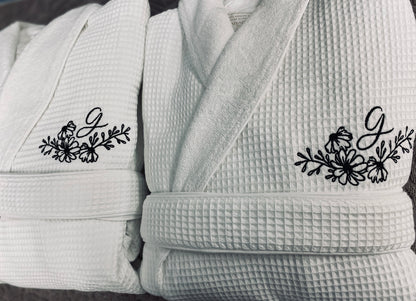 Diapolis Bridesmaid Robes, 100% Cotton, Waffle with Applique Robe | Bridal Party Robes | Bridesmaid Gifts | Sewn in Hanger Loop | Kimono Robe